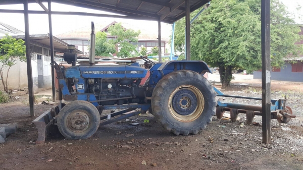 ขาย รถไถ FORD 6600 T5 อุปกรณ์มีใบดันหน้า และผาน 5 เอกสารเล่มทะเบียนครบ