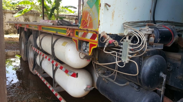 ขาย 10 ล้อพื้นเรียบ เพลาเดียว HINO KT925 วางเครื่อง EK100 260 แรงม้า ติดแก๊ส NGV 8 ถัง เกียร์ใหญ่ ช่วงล่าง ZM เบรคทิฟฟี่ พาวเวอร์ ทะเบียนครบพร้อมโอน ขาย 10 ล้อพื้นเรียบ เพลาเดียว HINO KT925 วางเครื่อง EK100 260 แรงม้า ติดแก๊ส NGV 8 ถัง เกียร์ใหญ่ ช่วงล่าง ZM เบรคทิฟฟี่ พาวเวอร์ ทะเบียนครบพร้อมโอน