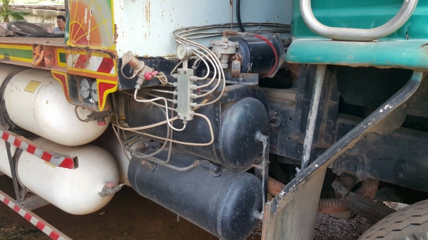 ขาย 10 ล้อพื้นเรียบ เพลาเดียว HINO KT925 วางเครื่อง EK100 260 แรงม้า ติดแก๊ส NGV 8 ถัง เกียร์ใหญ่ ช่วงล่าง ZM เบรคทิฟฟี่ พาวเวอร์ ทะเบียนครบพร้อมโอน ขาย 10 ล้อพื้นเรียบ เพลาเดียว HINO KT925 วางเครื่อง EK100 260 แรงม้า ติดแก๊ส NGV 8 ถัง เกียร์ใหญ่ ช่วงล่าง ZM เบรคทิฟฟี่ พาวเวอร์ ทะเบียนครบพร้อมโอน