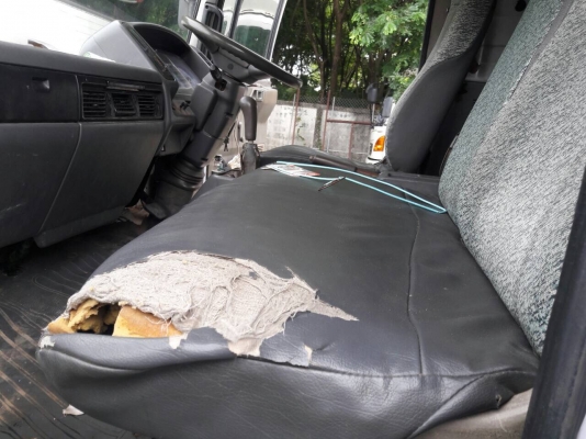 รถฮีโน่ 6 ล้อ FC3J 165 แรงม้า. ปี 45.    สนใจติดต่อ  081 - 6079515