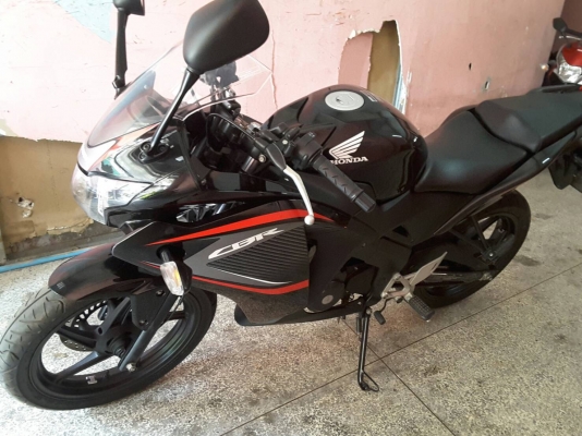 ขาย Honda CBR150 i เพิ่งจดทะเบียน ปี 59 วิ่งไปเก้าร้อยกว่าโล สภาพสวยเเหมือนรถใหม่ ไม่มีประกันรถหาย เล่มพร้อมโอน ขาย Honda CBR150 i เพิ่งจดทะเบียน ปี 59 วิ่งไปเก้าร้อยกว่าโล สภาพสวยเเหมือนรถใหม่ ไม่มีประกันรถหาย เล่มพร้อมโอน