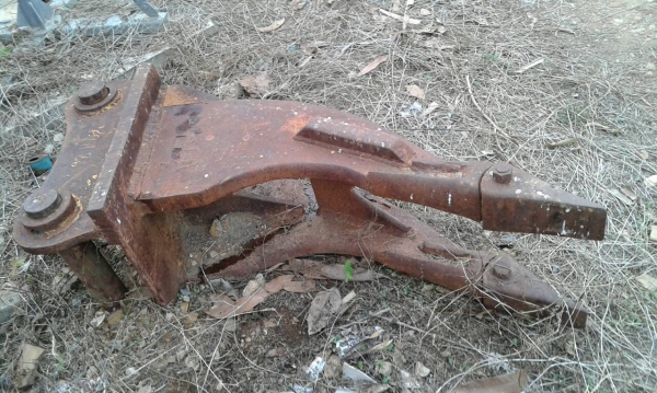 หัวขุดชุดตักตอ ยูคา หรือ ตอไม้ต่างๆ ใช้กับแม็คโค PC200