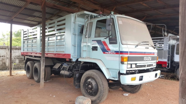 ขาย 10 ล้อดั้ม ISUZU FXZ13NFY วางเครื่อง 270 แรงม้า เกียร์ Easton คัสซีสวยตลอดเส้น เอกสารเล่มทะเบียนพร้อมโอน