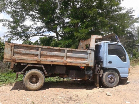 6 ล้อดั้ม 120 แรง ปี 40 ISUZU NPR66EX5 รถต้องเก็บงานบ้าง