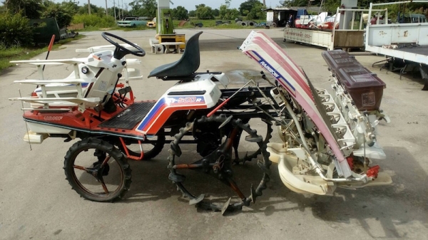 ขายถูก รถดำนา5แถว คูโบต้า พร้อมเครื่องหยอดปุ๋ย หรือดัดแปลงไปเป็นรถหยอดข้าวได้