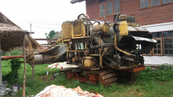 ขายถูกๆ 100.000บาท รถเกี่ยวไทยเส็งรองกระสอบ เครื่องดีปั้มแรงขับได้ปรกติ Isuzu. 6BG. 175แรง ขายถูกๆ 100.000บาท รถเกี่ยวไทยเส็งรองกระสอบ เครื่องดีปั้มแรงขับได้ปรกติ Isuzu. 6BG. 175แรง