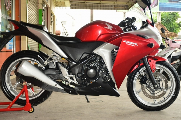 HONDA CBR 250 ปี 54 สีแดง-เทา สภาพสวย ๆ เดิม ๆ ราคา เบา ๆ