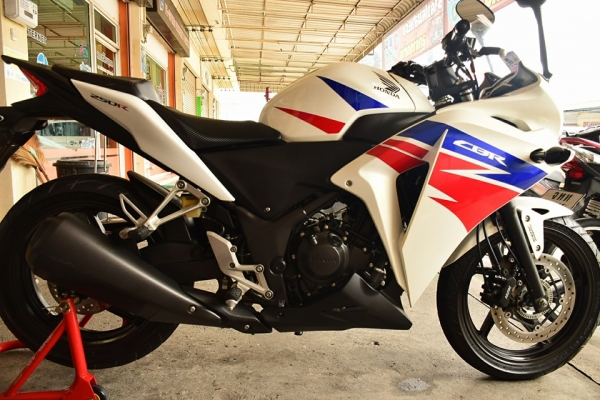 Honda Cbr250 Abs สีขาว ปี 2012 สภาพสวย ๆ เดิม ๆ