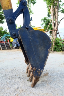 ขายรถแบคโฮ KOMATSU PC20-6 นำเข้าจากญี่ปุ่น ไม่เคยใช้งานในไทย ติดต่อ 086-775-7900 086-324-1992