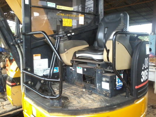 ขายรถขุดเล็ก ยี่ห้อ CAT รุ่น 305  ราคา 600,000 บาท