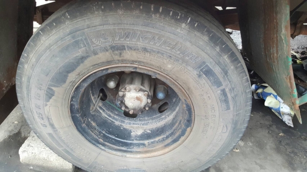 ขายถูกรถบรรทุก6ล้อHino KM 779 (ปี34)พร้อมตู้แห้ง เครื่องยนต์ ดีเซล117แรงพร้อมใช้งานมีเล่มทะเบียนพร้อมสอบถามใด้ครับ