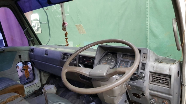 ขายถูกรถบรรทุก6ล้อHino KM 779 (ปี34)พร้อมตู้แห้ง เครื่องยนต์ ดีเซล117แรงพร้อมใช้งานมีเล่มทะเบียนพร้อมสอบถามใด้ครับ