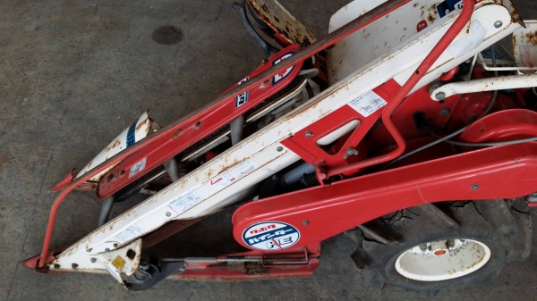 รถเกี่ยวข้าวเดินตามแบบมัดข้าวในตัว KUBOTA  รุ่น  HE306A เก่าญี่ปุ่น