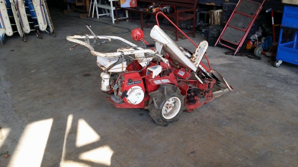 รถเกี่ยวข้าวเดินตามแบบมัดข้าวในตัว KUBOTA  รุ่น  HE306A เก่าญี่ปุ่น