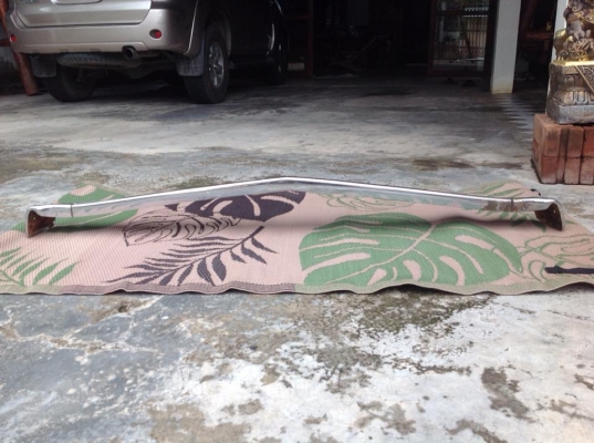 กันชนหน้า Datsun ุ620 ช้างเหยียบเดิมๆ ครับ