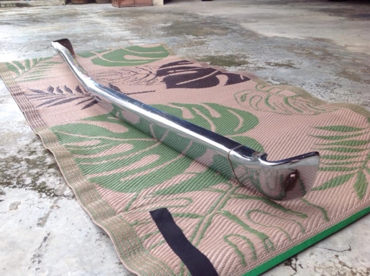 กันชนหน้า Datsun ุ620 ช้างเหยียบเดิมๆ ครับ