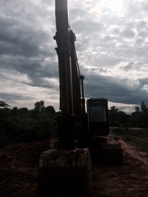 ขายรถขุด แบคโค PC200-5 ตอนนี้รถใช้งานอยู่ ช่วงล่างดี ทำงานเร็ว เอกสารใบซื้อขาย ราคา630,000 สนใจโทร 090-8588220คุณนะ 093-3258446คุณบิว หรือเข้าดูสินค้าอื่นๆได้ที่ www.narong2truck.com หรือ www.truck.in.th/498 หรือเพจFacebook ณรงค์ ซื้อขายรถมือสอง (เว็บไซต์