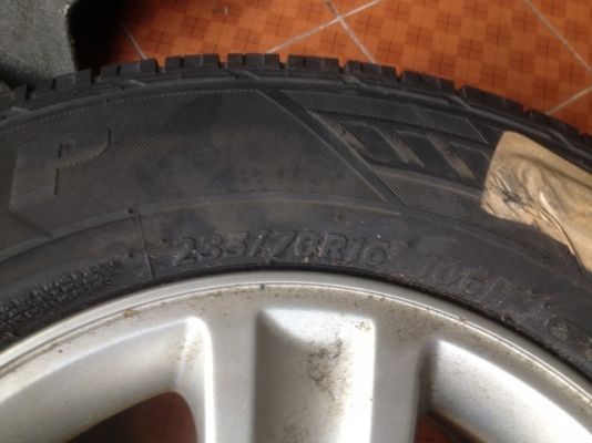 ล้อ FORD ESCAPE 3.0 เก่าญี่ปุ่นเเท้สภาพสวยฝาครบติดยางมาพอใช้วิ่งได้สบาย ล้อ FORD ESCAPE 3.0 เก่าญี่ปุ่นเเท้สภาพสวยฝาครบติดยางมาพอใช้วิ่งได้สบาย