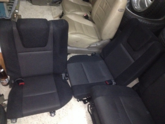 เบาะ 3เเถว TOYOTA WIHS ผ้าสวยๆไม่มีขาดสภาพเเน่นๆเก่าญี่ปุ่นเเท้ครบชุด