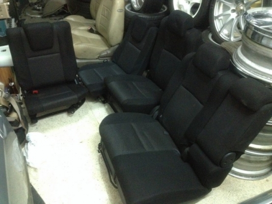 เบาะ 3เเถว TOYOTA WIHS ผ้าสวยๆไม่มีขาดสภาพเเน่นๆเก่าญี่ปุ่นเเท้ครบชุด