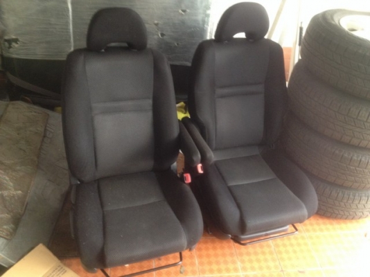 เบาะ 3เเถว TOYOTA WIHS ผ้าสวยๆไม่มีขาดสภาพเเน่นๆเก่าญี่ปุ่นเเท้ครบชุด