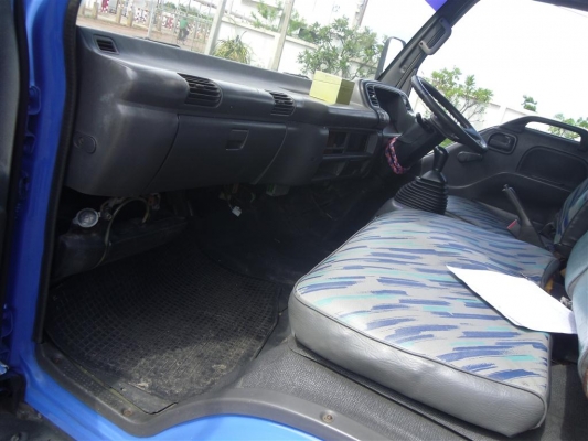 6ล้อ ELF  NPR130 ปี04  ใช้น้อยมือเดียว กะบะสเตนเลส