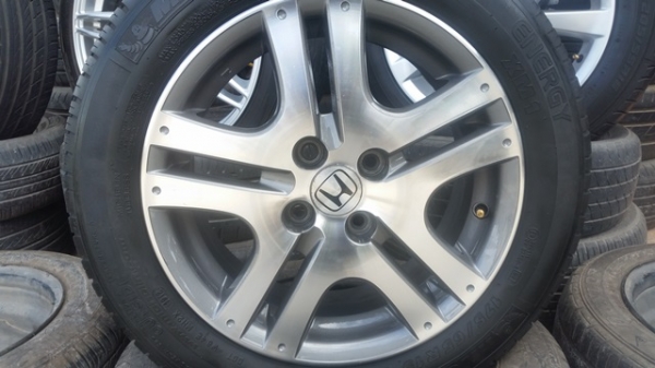 ขายล้อHONDA 15 พร้อมยาง 175/65/15  4 ล้อ