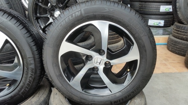 ขายล้อHONDA New CITY 15 หน้าดำเงาพร้อมยาง   4 ล้อ