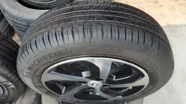 ขายล้อHONDA New CITY 15 หน้าดำเงาพร้อมยาง   4 ล้อ