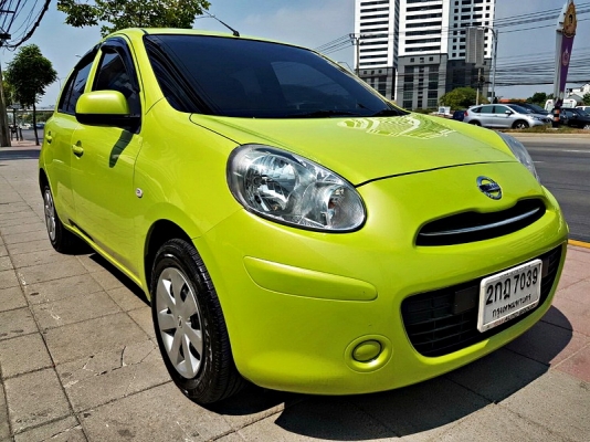NISSAN MARCH ปี 2013 เกียร์ AUTO มือเดียวออกห้าง เกียร์ออโต้ รถเดิมๆทั้งคัน ECO CAR ประหยัดน้ำมันสุดๆ ARIBAG ระบบเบรค ABS สีสันโดนใจสุดๆ รถพร้อมใช้งานทันที