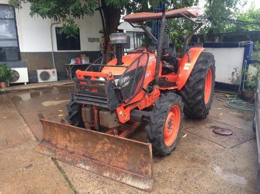 ขายรถไถ KUBOTA M7040 ปี52 สภาพดีพร้อมใช้งาน อุปกรณ์ ดันหน้า ผานหลัง เอกสารถูกต้อง เล่มทะเบียนพร้อมโอน ราคา399,000 สนใจโทร 090-8588220คุณนะ 093-3258446คุณบิว หรือเข้าดูสินค้าอื่นๆได้ที่ www.narong2truck.com หรือ www.truck.in.th/498 หรือเพจFacebook ณรงค์ ซื