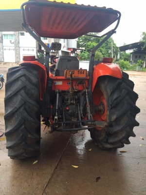 ขายรถไถ KUBOTA M7040 ปี52 สภาพดีพร้อมใช้งาน อุปกรณ์ ดันหน้า ผานหลัง เอกสารถูกต้อง เล่มทะเบียนพร้อมโอน ราคา399,000 สนใจโทร 090-8588220คุณนะ 093-3258446คุณบิว หรือเข้าดูสินค้าอื่นๆได้ที่ www.narong2truck.com หรือ www.truck.in.th/498 หรือเพจFacebook ณรงค์ ซื