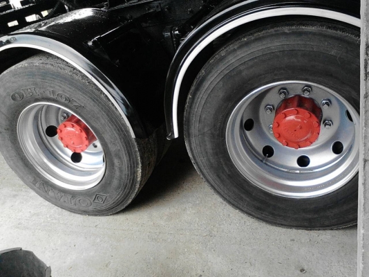 รถอีซูซุ 10 ล้อ หัวลาก GXZ  270 แรงม้า. ปี 46.     สนใจติดต่อ  081 - 6079515