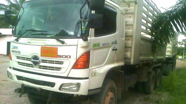 รถฮีโน่ 10 ล้อดั้ม FM1A 344 แรงม้า. ปี 55.  ( รถวิ่ง 3xx,xxx กม. ) , ( ขาย แม่ , ลูก )     สนใจติดต่อ  081 - 6079515