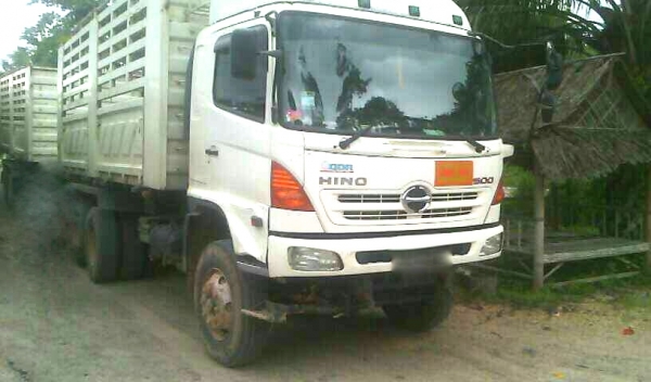รถฮีโน่ 10 ล้อดั้ม FM1A 344 แรงม้า. ปี 55.  ( รถวิ่ง 3xx,xxx กม. ) , ( ขาย แม่ , ลูก )     สนใจติดต่อ  081 - 6079515