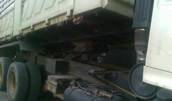 รถฮีโน่ 10 ล้อดั้ม FM1A 344 แรงม้า. ปี 55.  ( รถวิ่ง 3xx,xxx กม. ) , ( ขาย แม่ , ลูก )     สนใจติดต่อ  081 - 6079515