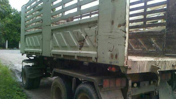 รถฮีโน่ 10 ล้อดั้ม FM1A 344 แรงม้า. ปี 55.  ( รถวิ่ง 3xx,xxx กม. ) , ( ขาย แม่ , ลูก )     สนใจติดต่อ  081 - 6079515