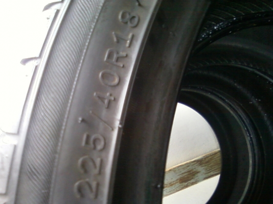 ยาง 225 40 18 ปี 15 LION SPORT RACING ดอกหนาๆ นิ้มๆ lion sport ยาง 225 40 18 ปี 15 LION SPORT RACING ดอกหนาๆ นิ้มๆ lion sport