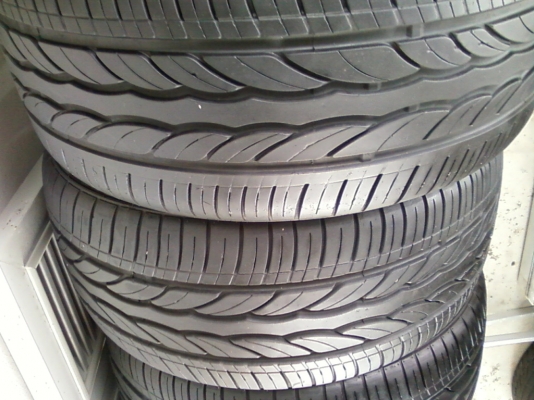 ยาง 225 40 18 ปี 15 LION SPORT RACING ดอกหนาๆ นิ้มๆ lion sport ยาง 225 40 18 ปี 15 LION SPORT RACING ดอกหนาๆ นิ้มๆ lion sport