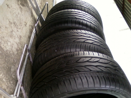 ยาง 225 40 18 ปี 15 LION SPORT RACING ดอกหนาๆ นิ้มๆ lion sport ยาง 225 40 18 ปี 15 LION SPORT RACING ดอกหนาๆ นิ้มๆ lion sport