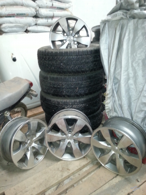 ขาย ล้อแม็กพร้อมยาง ขอบ 16" (ถอดออกจากวีโก้)