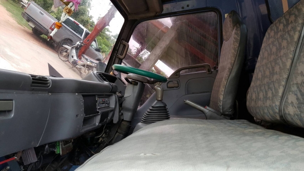 ขาย 6 ล้อIsuzu NPR 130 เเรงม้า เทอร์โบ ยาว5เมตร รถห้างเเท้สภาพนางฟ้า