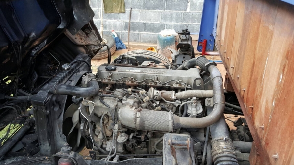 ขาย 6 ล้อIsuzu NPR 130 เเรงม้า เทอร์โบ ยาว5เมตร รถห้างเเท้สภาพนางฟ้า