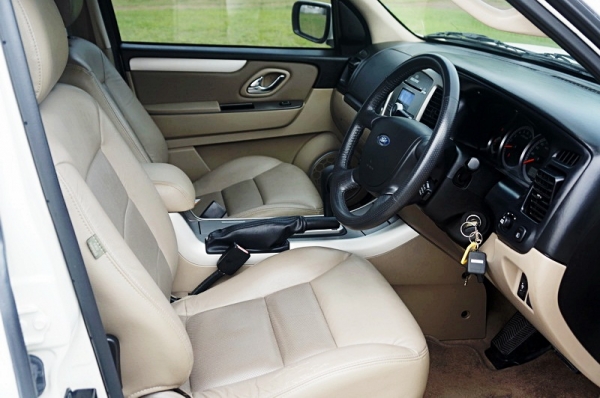 FORD ESCAPE 2010 รถสวยเดิม ไม่ติดแก็ส AUTO มือเดียวออกห้าง เช็คศูนย์ตลอด มีบุ๊คเซอร์วิส เบาะหนังสภาพดี กระจกไฟฟ้า เครื่องช่วงล่างแน่นๆ แอร์เย็นฉ่ำ FORD ESCAPE 2010 รถสวยเดิม ไม่ติดแก็ส AUTO มือเดียวออกห้าง เช็คศูนย์ตลอด มีบุ๊คเซอร์วิส เบาะหนังสภาพดี กระจกไฟฟ้า เครื่องช่วงล่างแน่นๆ แอร์เย็นฉ่ำ