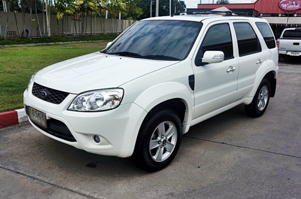 FORD ESCAPE 2010 รถสวยเดิม ไม่ติดแก็ส AUTO มือเดียวออกห้าง เช็คศูนย์ตลอด มีบุ๊คเซอร์วิส เบาะหนังสภาพดี กระจกไฟฟ้า เครื่องช่วงล่างแน่นๆ แอร์เย็นฉ่ำ