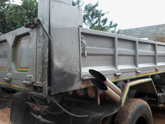 ขายด่วนหกล้อดั้มหัวยาว เครื่อง 6BF เกียร์Rock เฟืองท้ายใหญ่ 200 หมวกแก๊บ แอร์เย็น เพาเวอร์