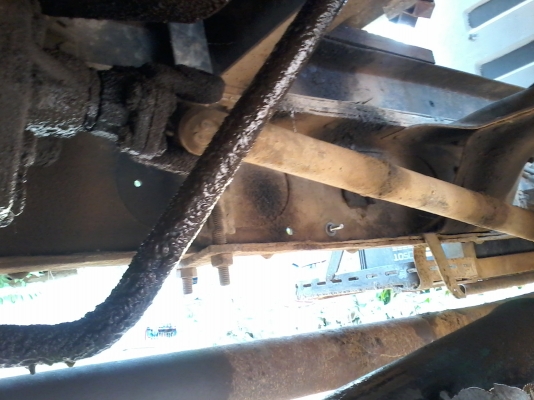 ขายด่วนหกล้อดั้มหัวยาว เครื่อง 6BF เกียร์Rock เฟืองท้ายใหญ่ 200 หมวกแก๊บ แอร์เย็น เพาเวอร์