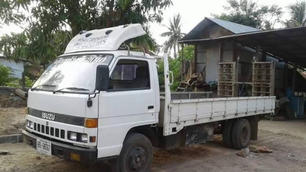 ขายรถ6ล้อ 115แรง ยาว5เมตร มีบันไดขึ้นรถเกี่ยวข้าว รถสวย สภาพดี เอกสารถูกต้อง เล่มทะเบียนพร้อมโอน ราคา280,000 สนใจโทร 090-8588220คุณนะ 093-3258446คุณบิว หรือเข้าดูสินค้าอื่นๆได้ที่ www.narong2truck.com หรือ www.truck.in.th/498 หรือเพจFacebook ณรงค์ ซื้อขาย