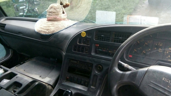 รถอีซูซุ 12 ล้อ ท้ายลาด CNM 340 แรงม้า. ปี 54. สนใจติดต่อ 081 - 6079515 รถอีซูซุ 12 ล้อ ท้ายลาด CNM 340 แรงม้า. ปี 54. สนใจติดต่อ 081 - 6079515