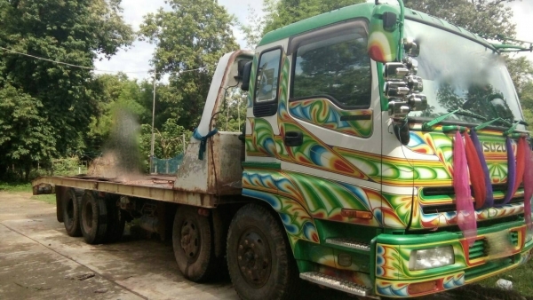 รถอีซูซุ 12 ล้อ ท้ายลาด CNM 340 แรงม้า. ปี 54. สนใจติดต่อ 081 - 6079515 รถอีซูซุ 12 ล้อ ท้ายลาด CNM 340 แรงม้า. ปี 54. สนใจติดต่อ 081 - 6079515